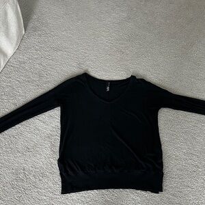 Bobi Classic Black V-neck Long Sleeve Top in size S.